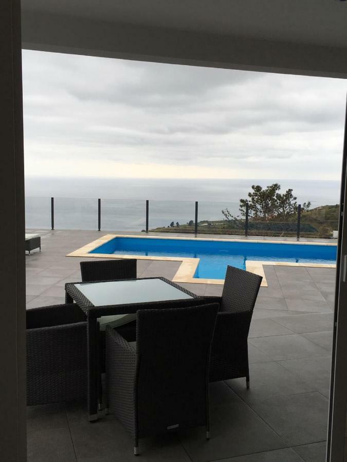Villa Por Do Sol Estreito Da Calheta Extérieur photo