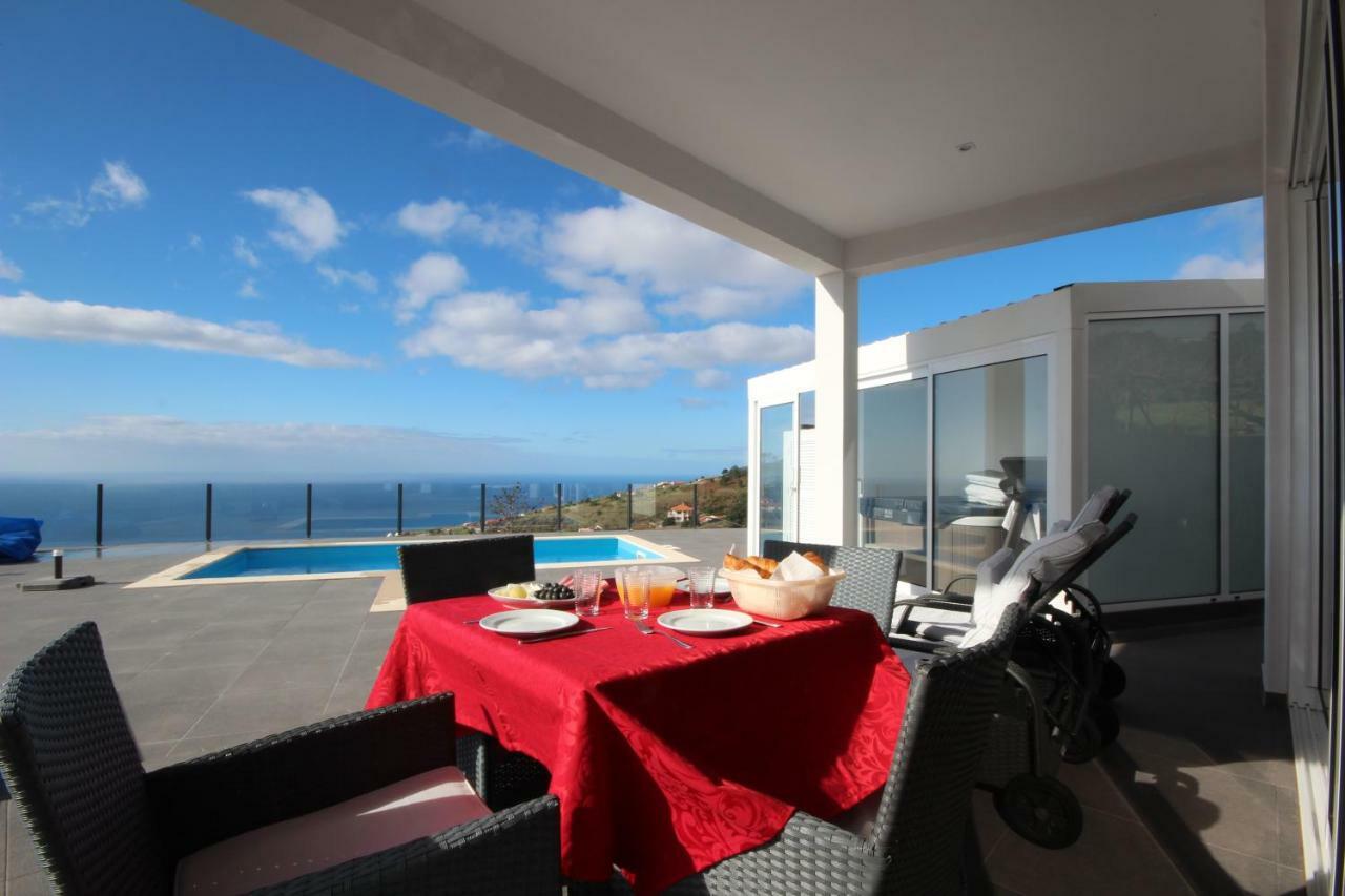 Villa Por Do Sol Estreito Da Calheta Extérieur photo