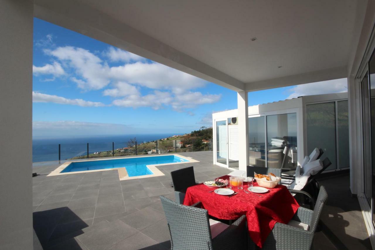 Villa Por Do Sol Estreito Da Calheta Extérieur photo